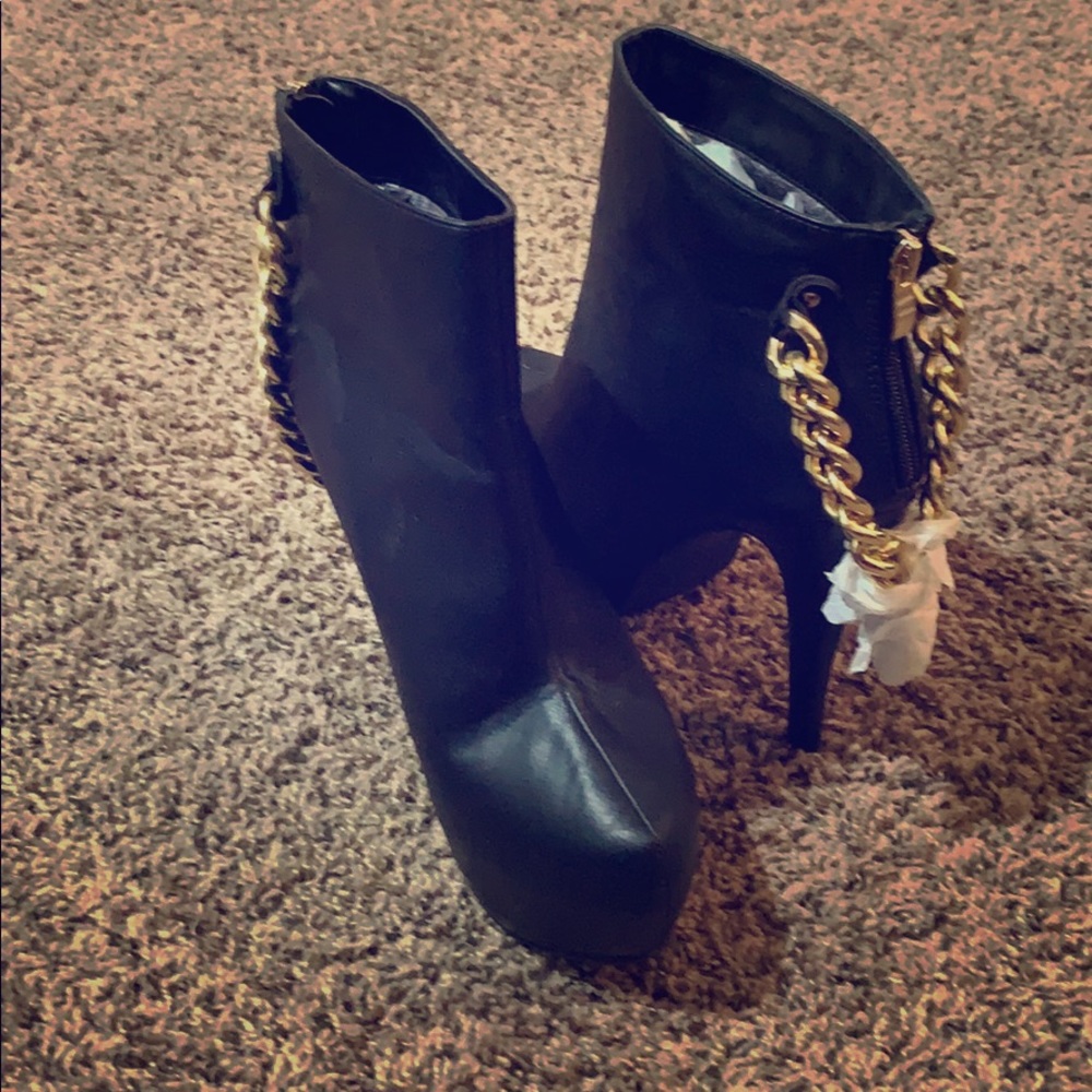 ‎Booties